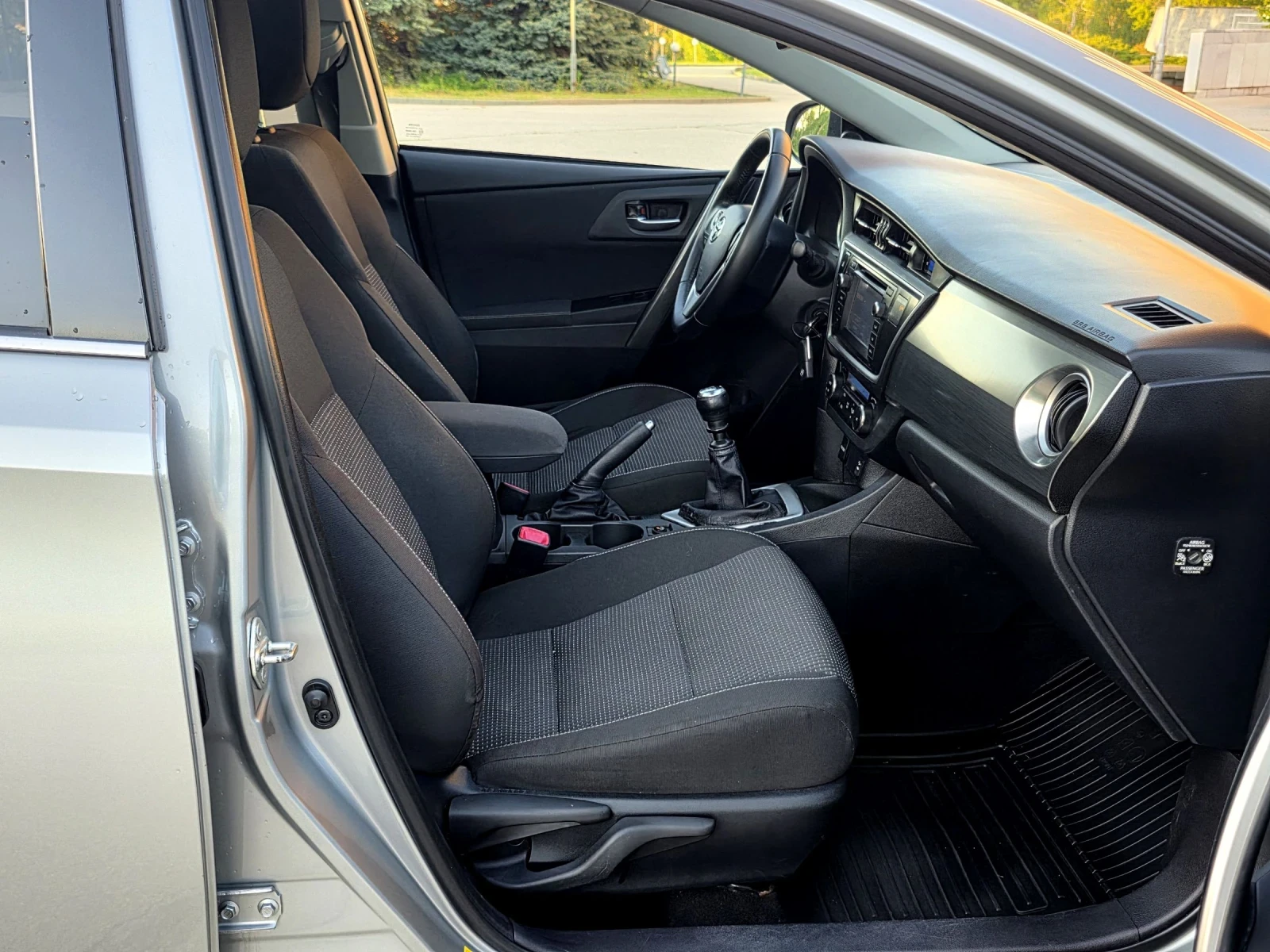 Toyota Auris 144000км, Панорама, Камера, Навигация , снимка 12 - Автомобили и джипове - 54433949