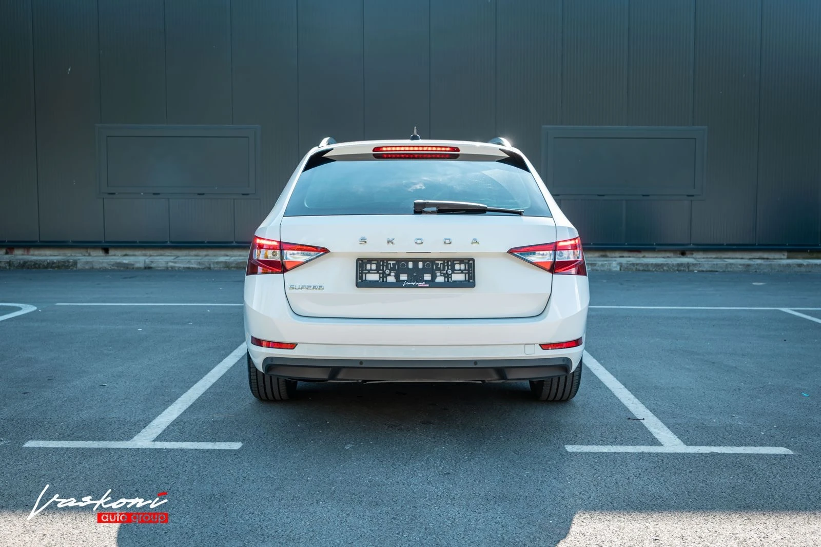 Skoda Superb 2.0 TDI Facelift Virtual Navi, снимка 5 - Автомобили и джипове - 54688899