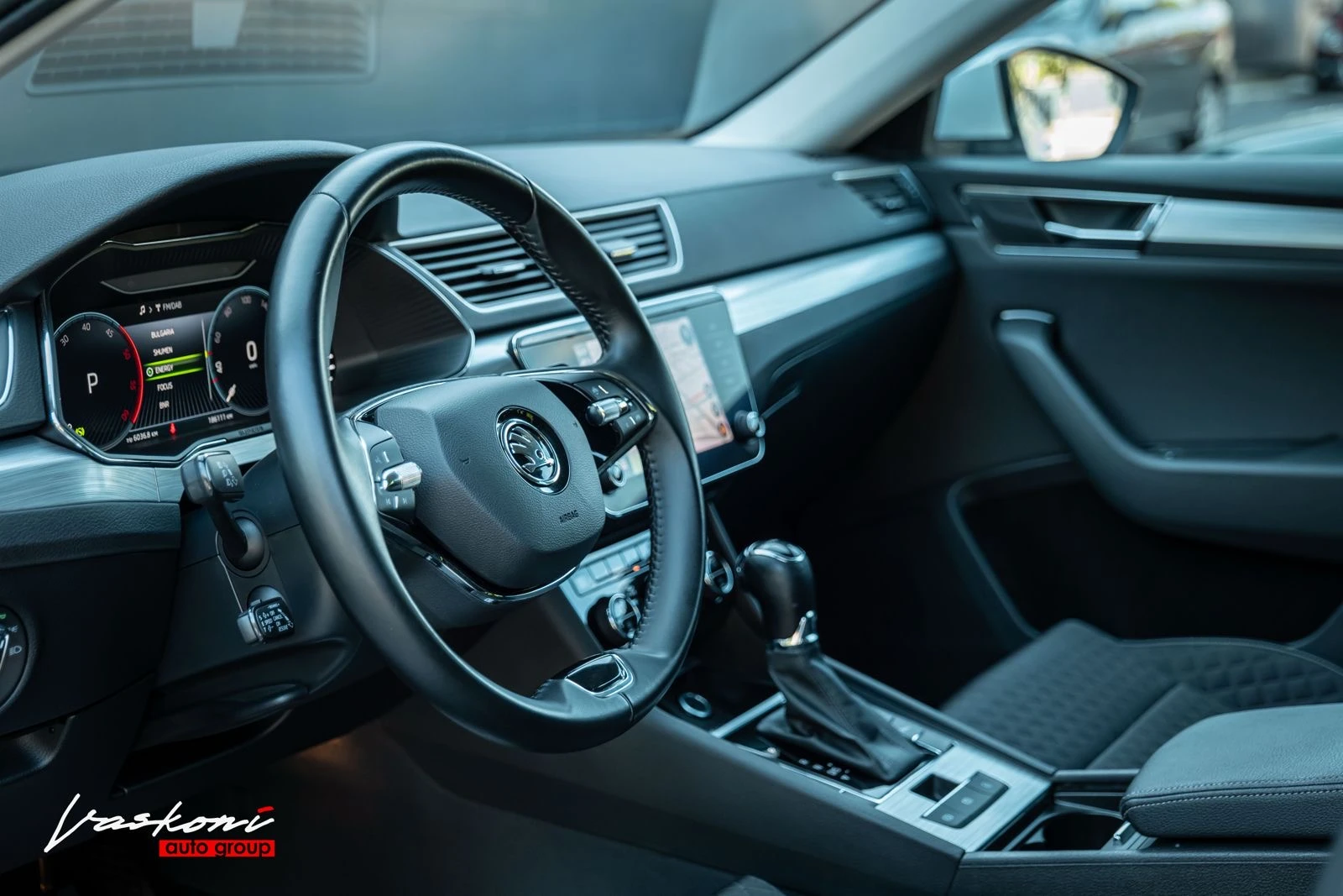 Skoda Superb 2.0 TDI Facelift Virtual Navi, снимка 7 - Автомобили и джипове - 54688899