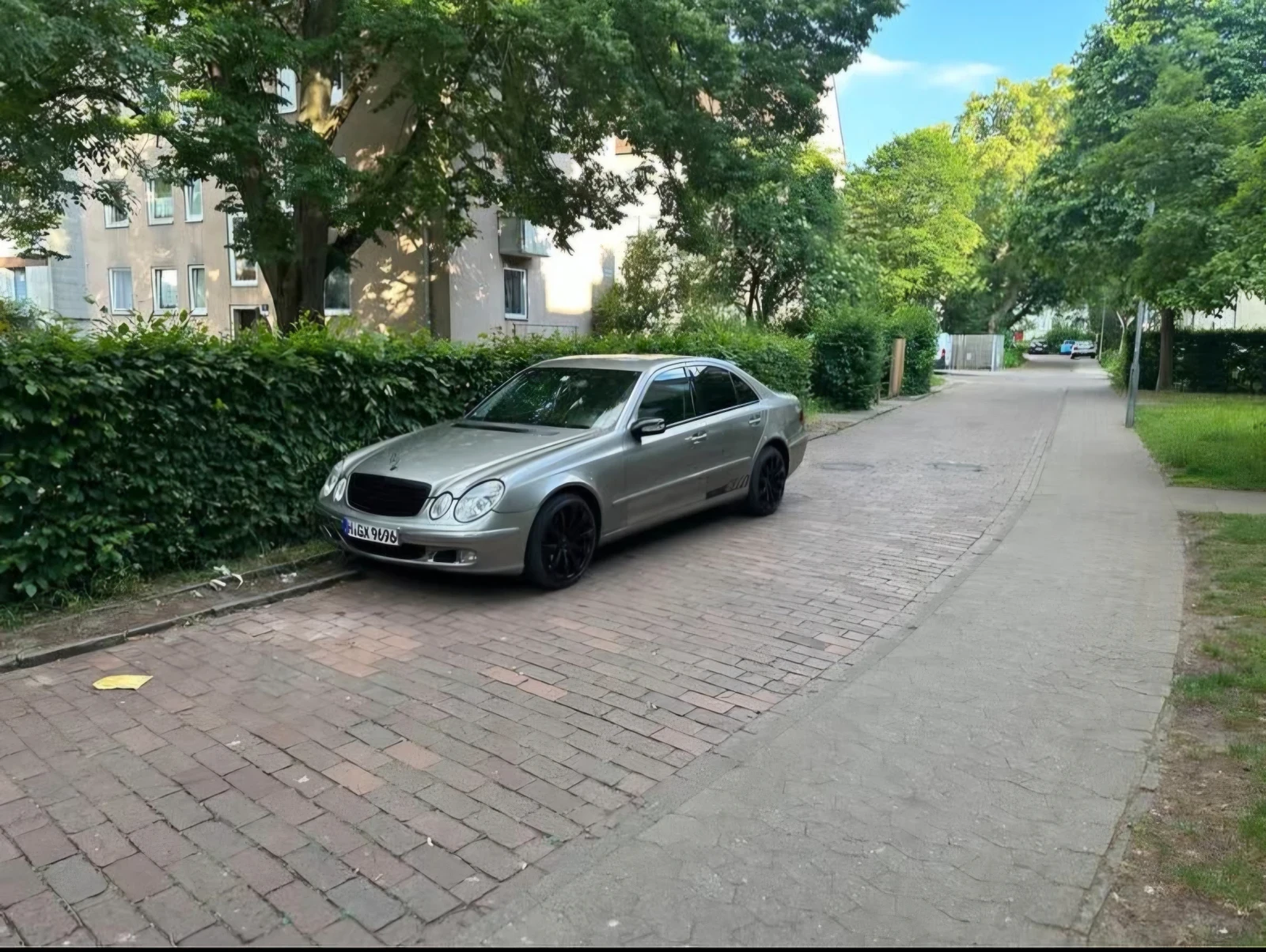 Mercedes-Benz E 320