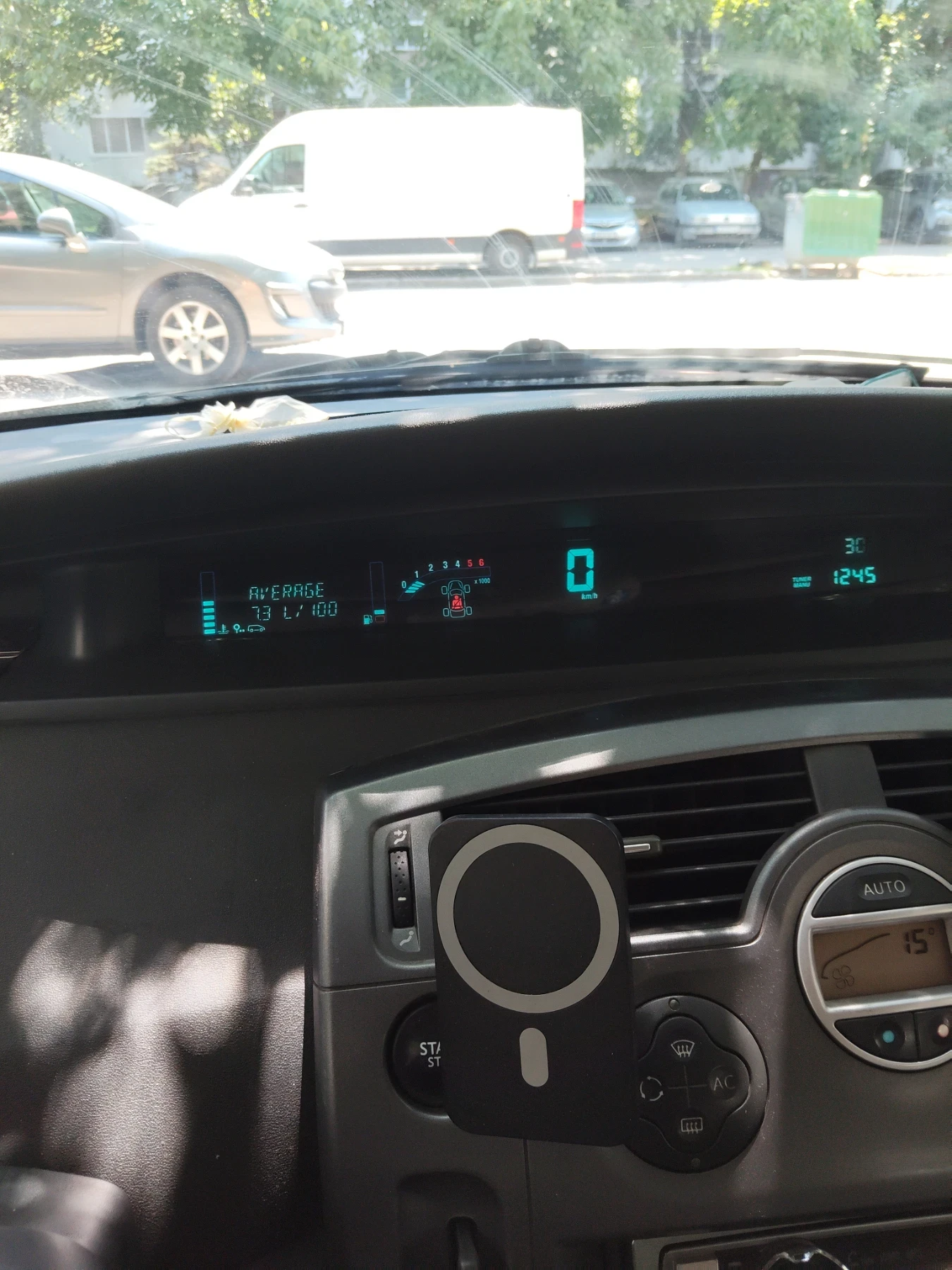 Renault Grand scenic, снимка 14 - Автомобили и джипове - 55043385