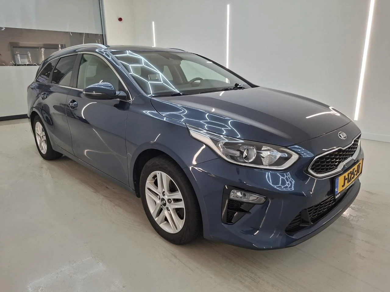 Kia Ceed 1.4 T-GDi/ DynamicPlusLine/ACC/ Очакван ! , снимка 2 - Автомобили и джипове - 55050886