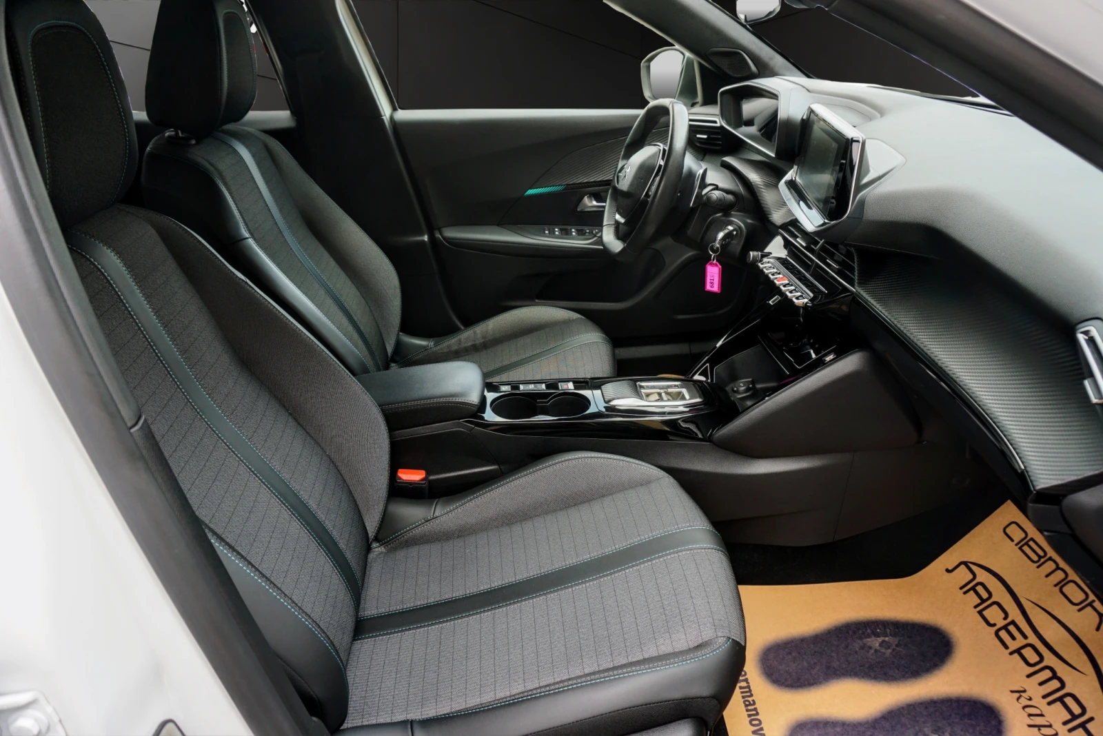 Peugeot 2008 1.5BLUEHDI ALLURE, снимка 14 - Автомобили и джипове - 55153832