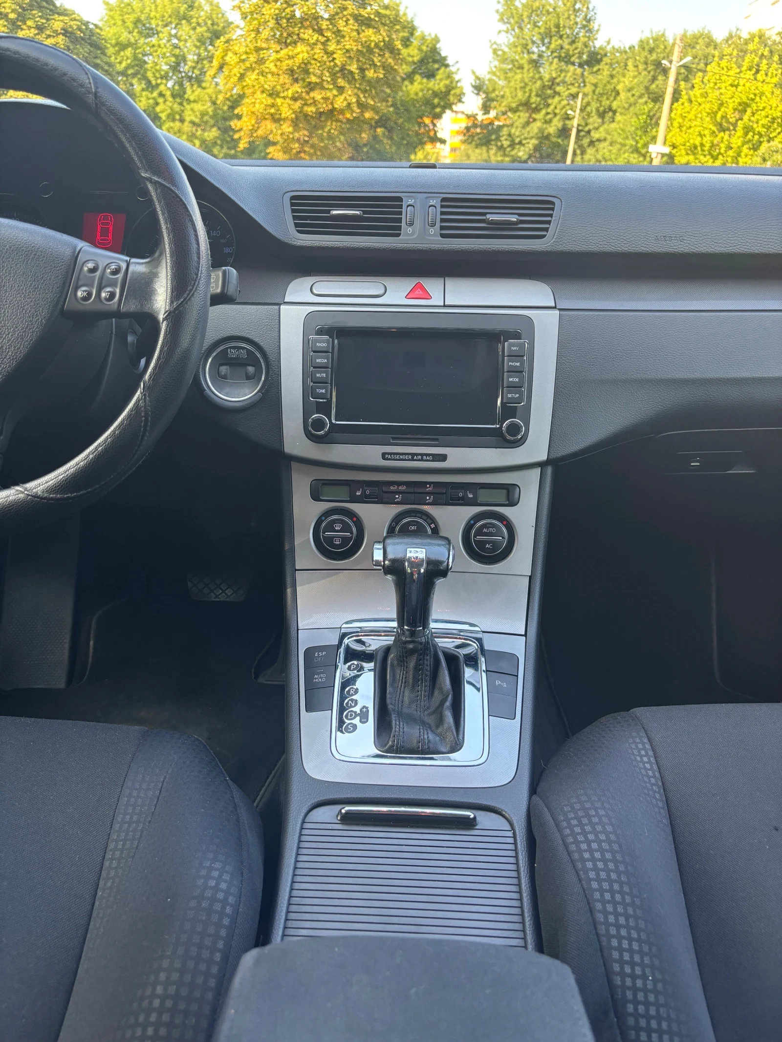 VW Passat Автоматик-перфектна, снимка 12 - Автомобили и джипове - 55589013