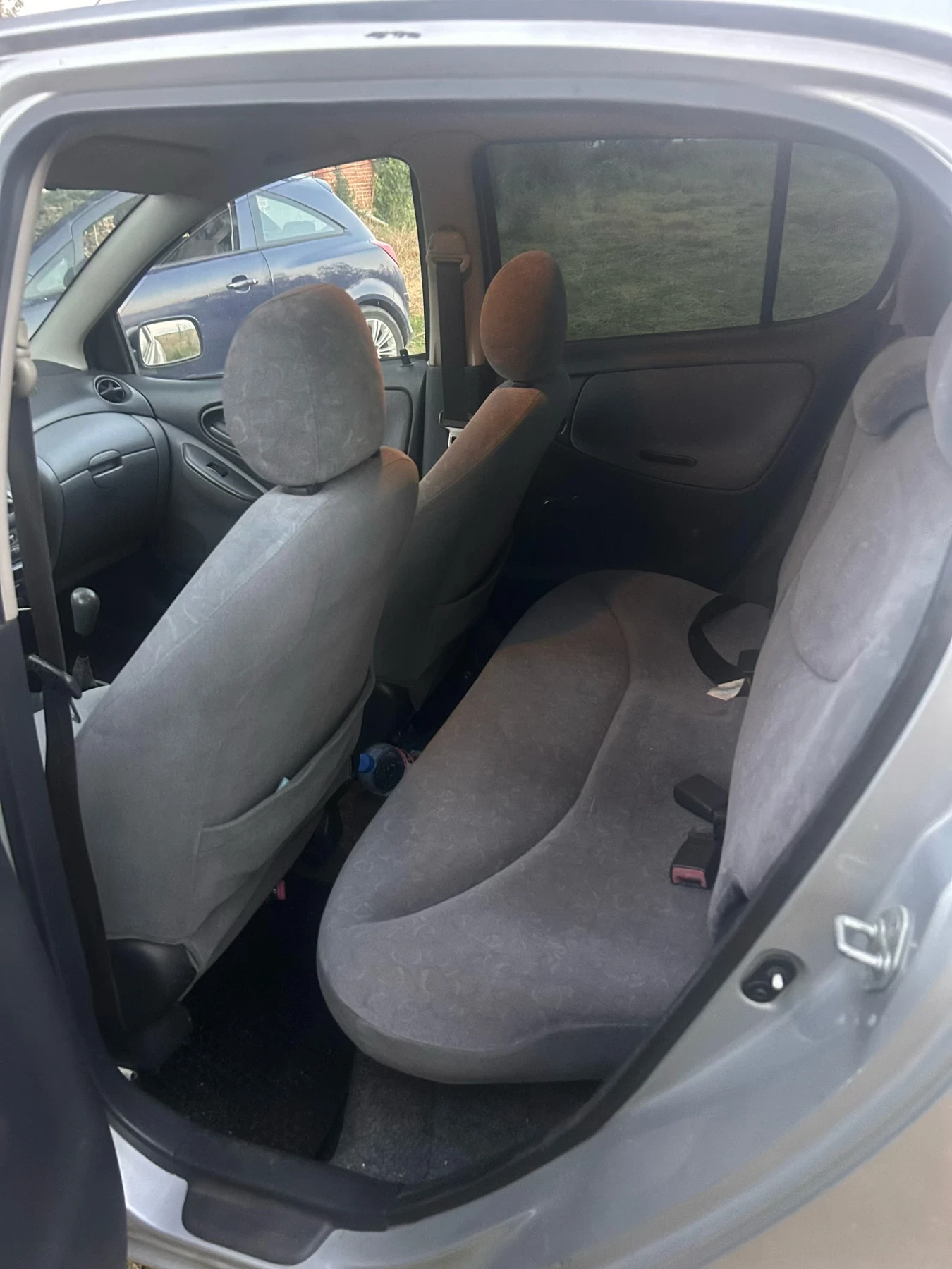 Toyota Yaris 1.0, снимка 2 - Автомобили и джипове - 55652856