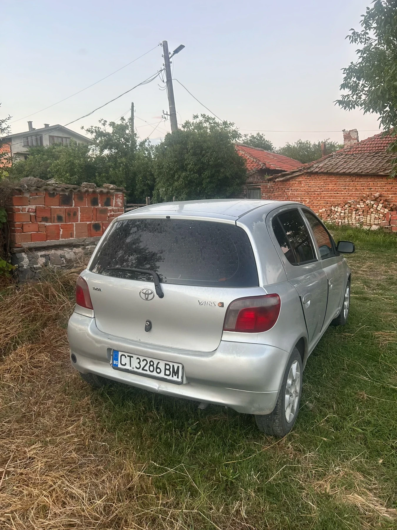 Toyota Yaris 1.0, снимка 3 - Автомобили и джипове - 55652856