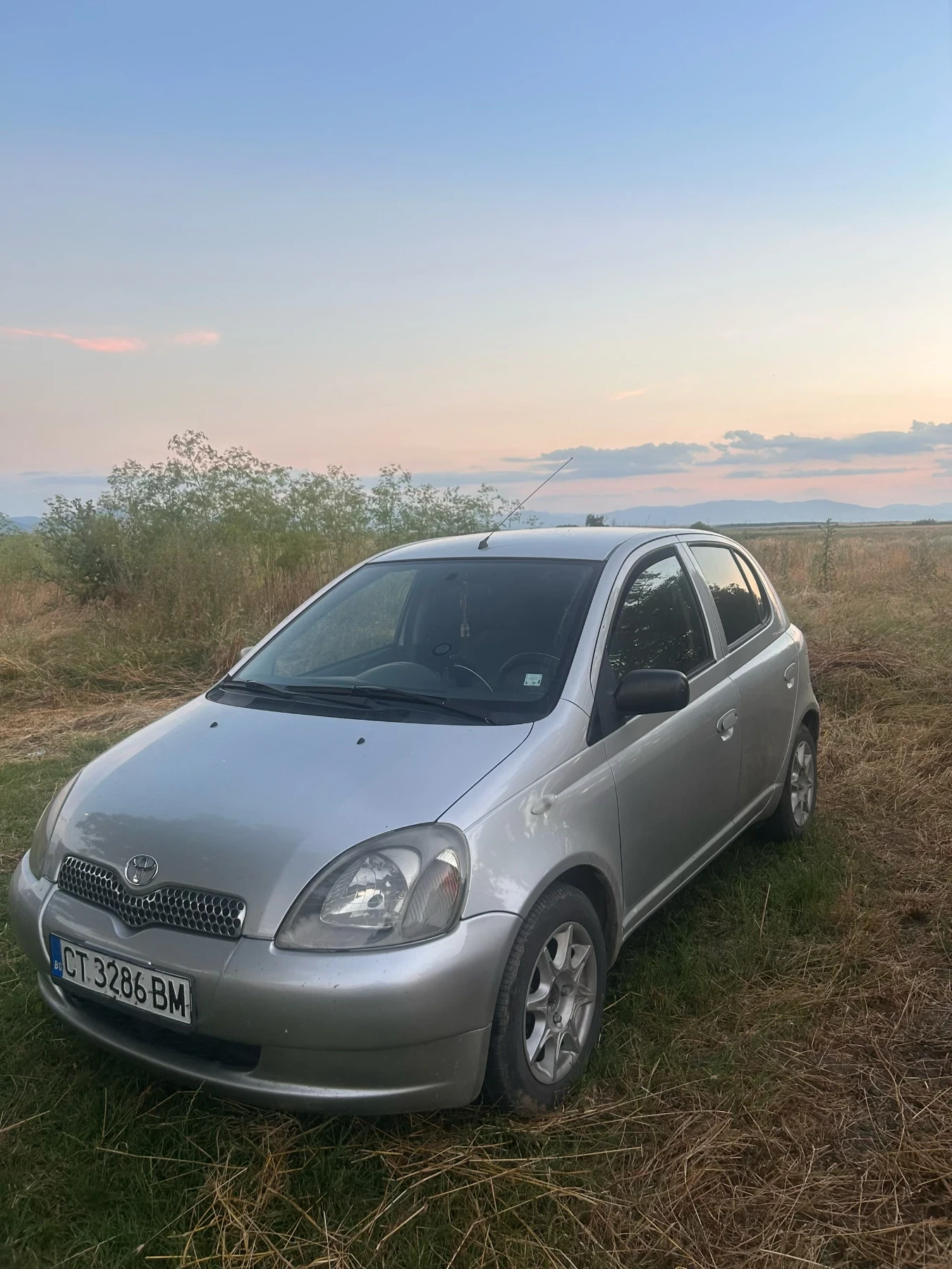 Toyota Yaris 1.0, снимка 5 - Автомобили и джипове - 55652856