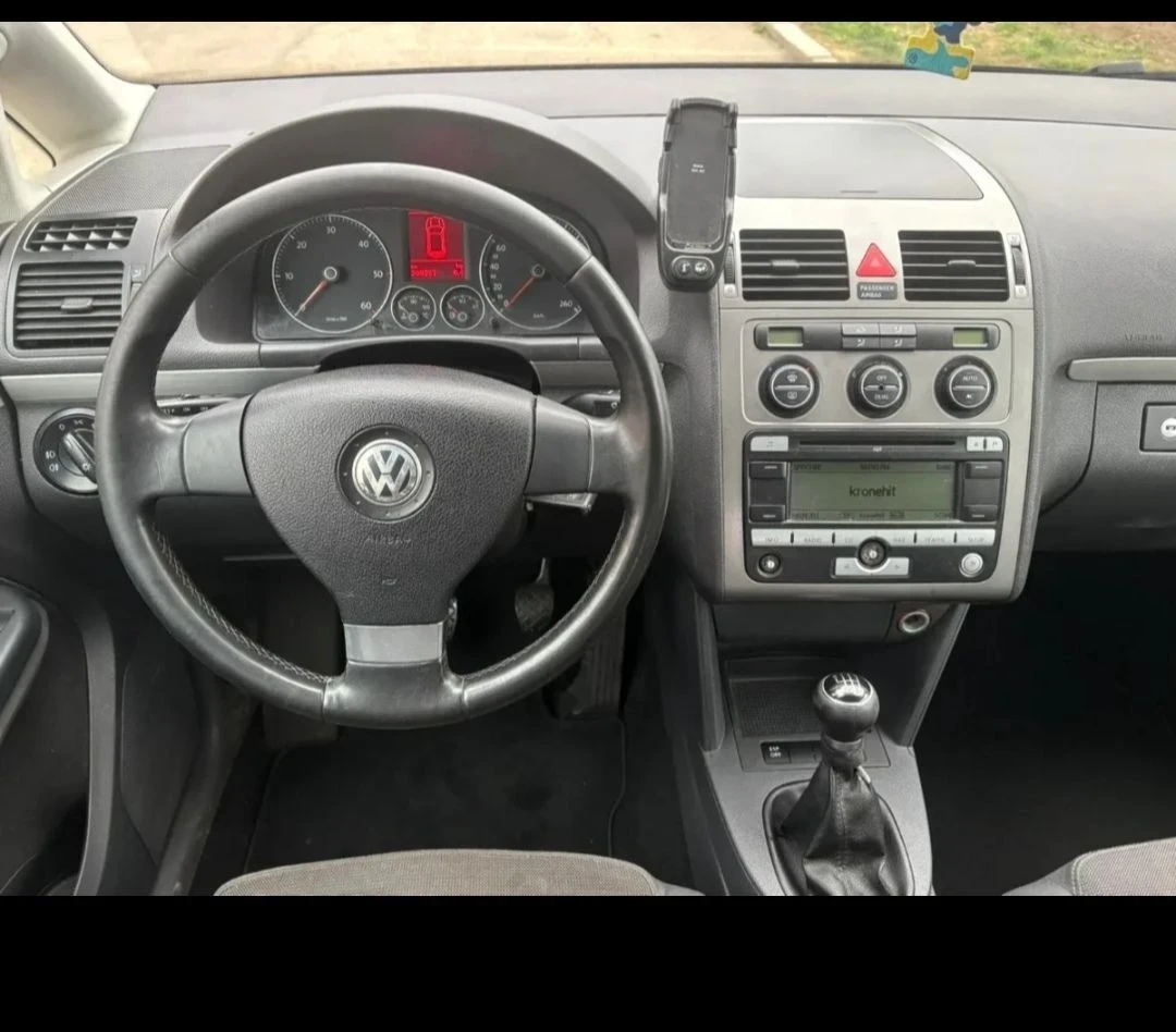 VW Touran 2.0 TDI  140k BMM, снимка 2 - Автомобили и джипове - 55659935