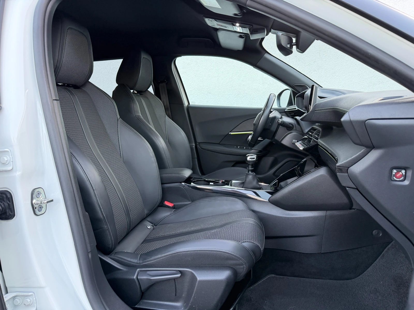 Peugeot 2008 1.2i PureTech GT Line 135000km | Mobile.bg � ����������� 12