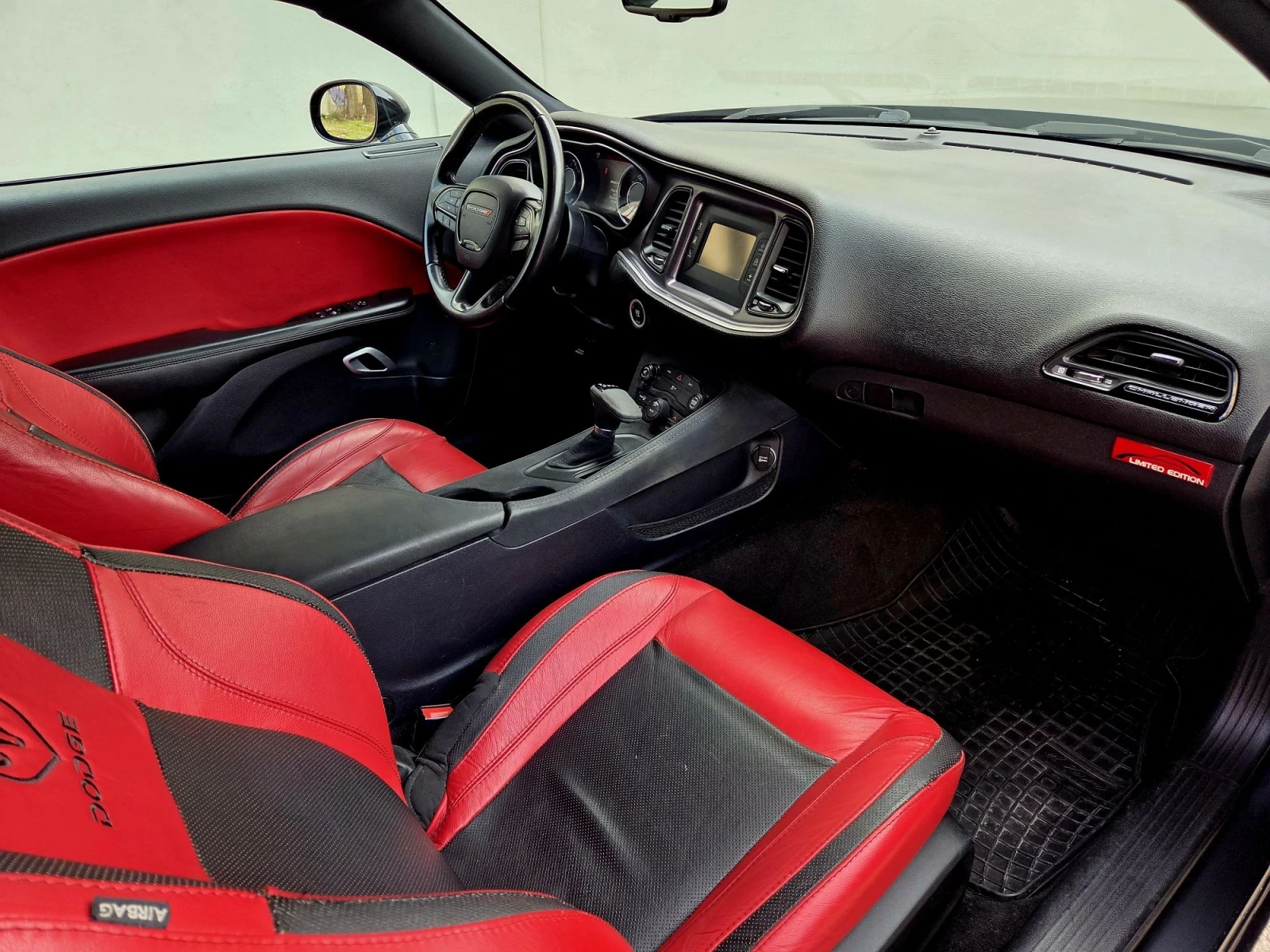 Dodge Challenger 3.6 SXT LIMITED EDITION ТОП СЪСТОЯНИЕ!!! , снимка 9 - Автомобили и джипове - 56223003