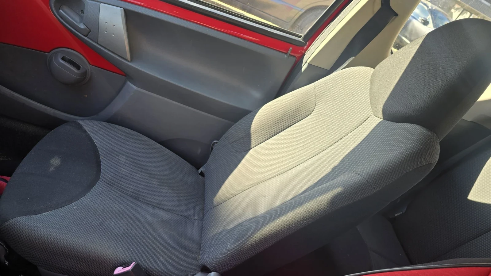 Toyota Aygo 1.0i klimatik, снимка 7 - Автомобили и джипове - 56250280