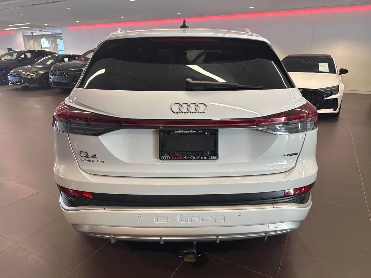 Audi E-Tron Progressiv  CARFAX, снимка 4 - Автомобили и джипове - 56568278