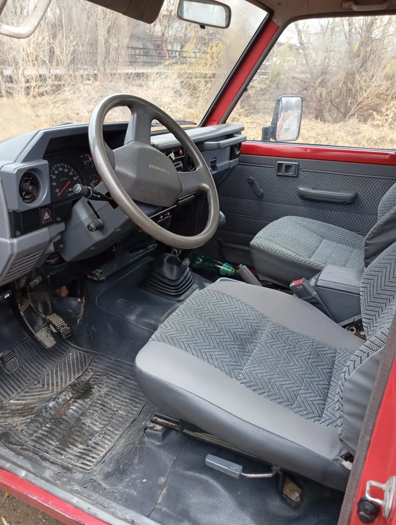 Toyota Land cruiser J70, снимка 3 - Автомобили и джипове - 48426548