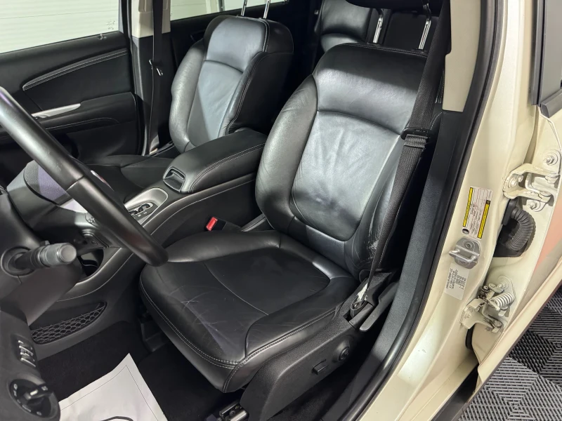 Fiat Freemont 2.0 mjt 170 h.p. - 4x4/ 7 МЕСТЕН/ KEYLESS/ ПОДГРЕВ, снимка 13 - Автомобили и джипове - 52553596