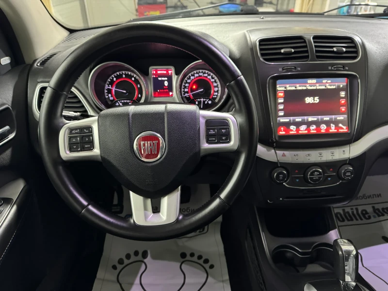 Fiat Freemont 2.0 mjt 170 h.p. - 4x4/ 7 МЕСТЕН/ KEYLESS/ ПОДГРЕВ, снимка 9 - Автомобили и джипове - 52553596
