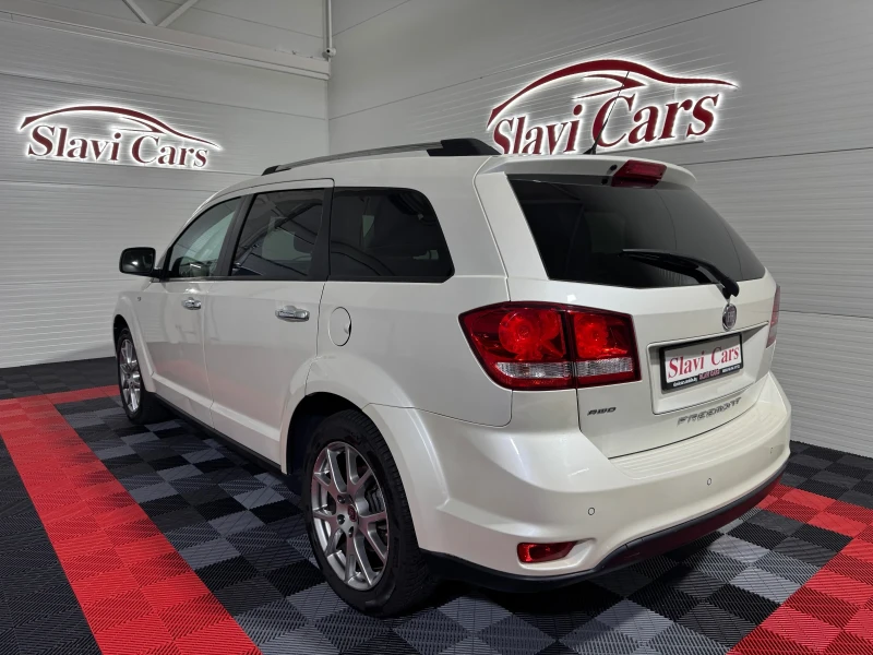 Fiat Freemont 2.0 mjt 170 h.p. - 4x4/ 7 МЕСТЕН/ KEYLESS/ ПОДГРЕВ, снимка 4 - Автомобили и джипове - 52553596