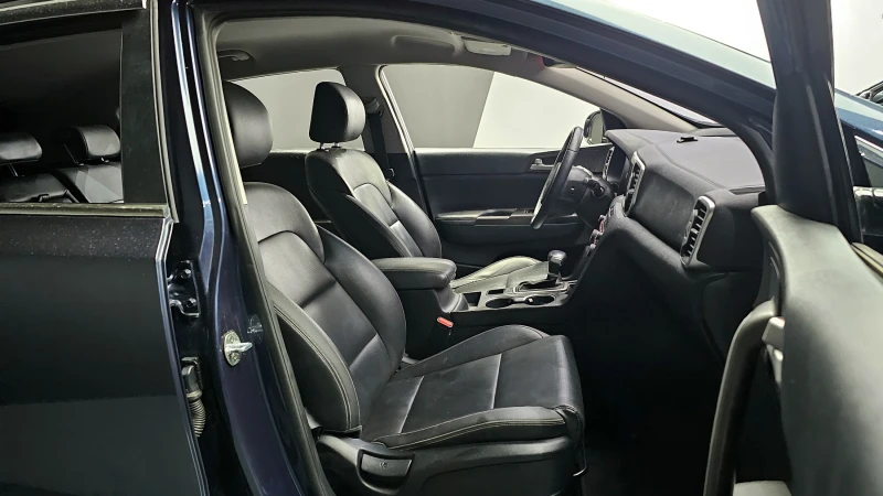 Kia Sportage 2.0CRDI/4x4/Пълна сервизна история !!!, снимка 7 - Автомобили и джипове - 53382793