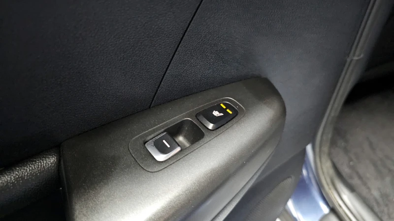 Kia Sportage 2.0CRDI/4x4/Пълна сервизна история !!!, снимка 14 - Автомобили и джипове - 53382793