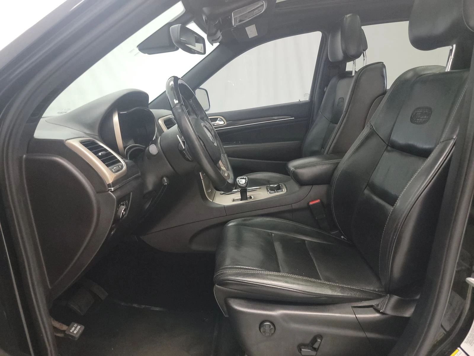 Jeep Grand cherokee OVERLAND* 8ZF* PANO* DISTRO* BI-XENON* ОБДУХ* KEYL - изображение 9