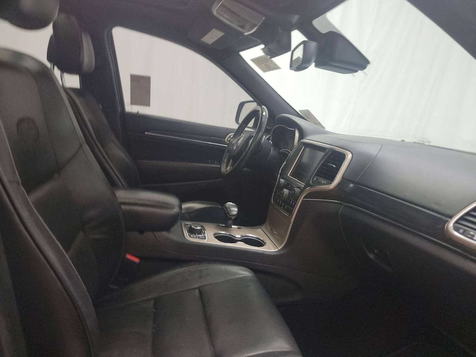 Jeep Grand cherokee OVERLAND* 8ZF* PANO* DISTRO* BI-XENON* ОБДУХ* KEYL - изображение 10