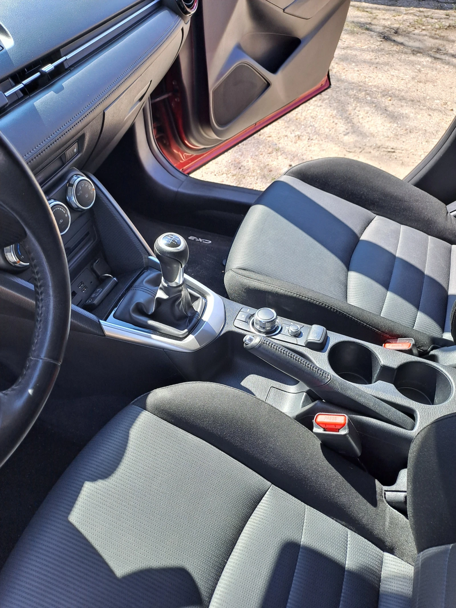 Mazda CX-3 2.0 SkyActive, снимка 5 - Автомобили и джипове - 53881814