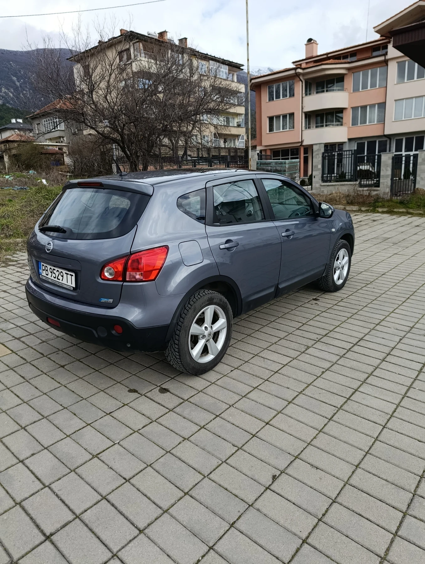 Nissan Qashqai, снимка 4 - Автомобили и джипове - 54013033