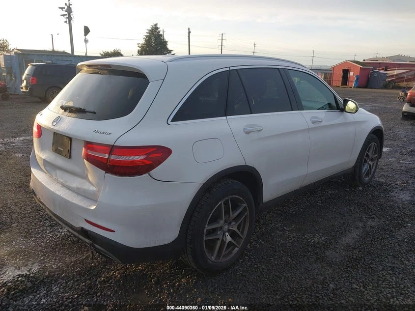 Mercedes-Benz GLC 300 2.0L I-4 DI, DOHC, VVT, TURBO, 241HP All Wheel | Mobile.bg � ����������� 4