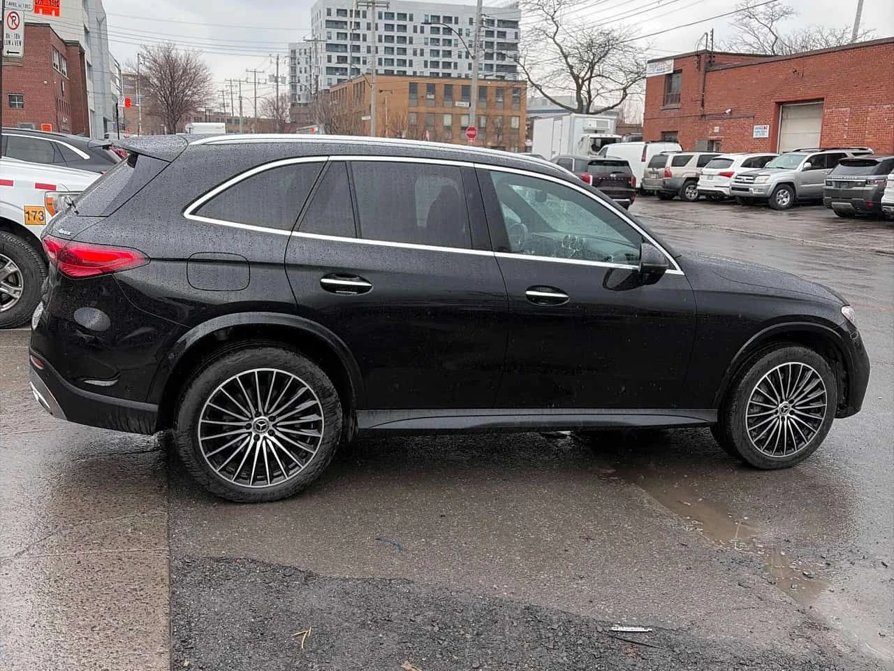 Mercedes-Benz GLC 300  CARFAX, снимка 3 - Автомобили и джипове - 54165174