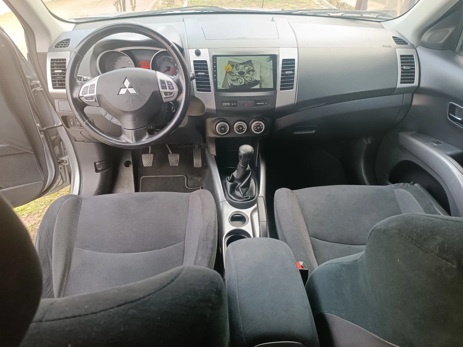 Mitsubishi Outlander, снимка 6 - Автомобили и джипове - 54358167