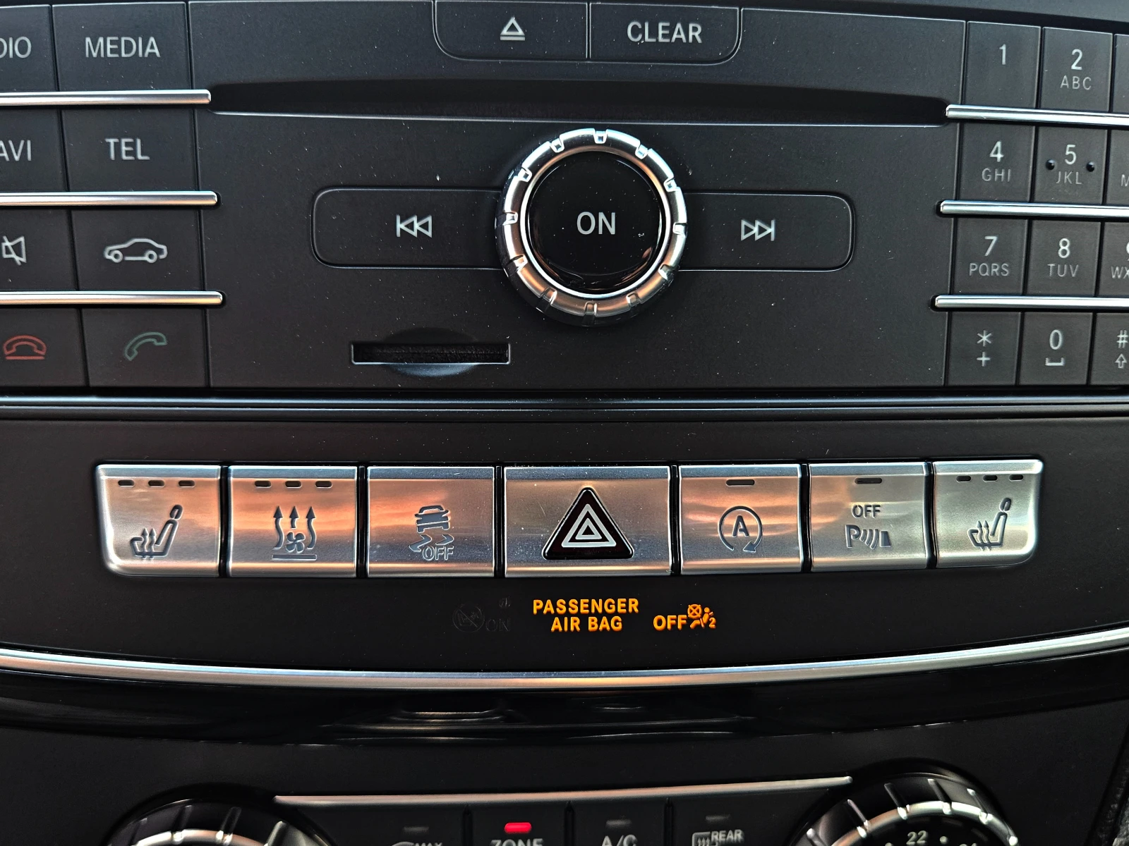 Mercedes-Benz GLE 350 AMG/GERMANY/DISTR/360CAMERA/ПОДГРЕВ/AMBIENT/LIZING, снимка 12 - Автомобили и джипове - 54453872