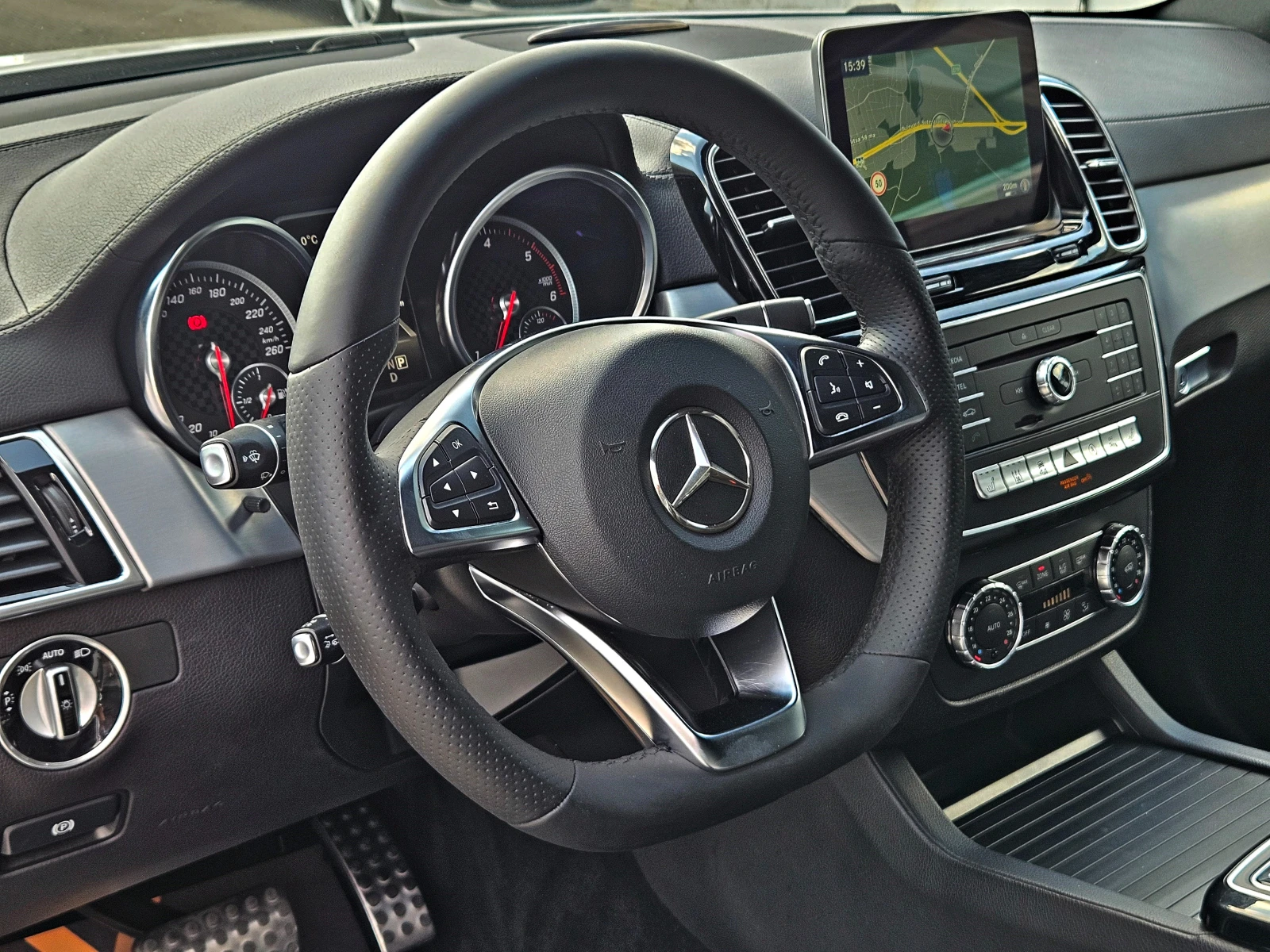 Mercedes-Benz GLE 350 AMG/GERMANY/DISTR/360CAMERA/ПОДГРЕВ/AMBIENT/LIZING, снимка 11 - Автомобили и джипове - 54453872