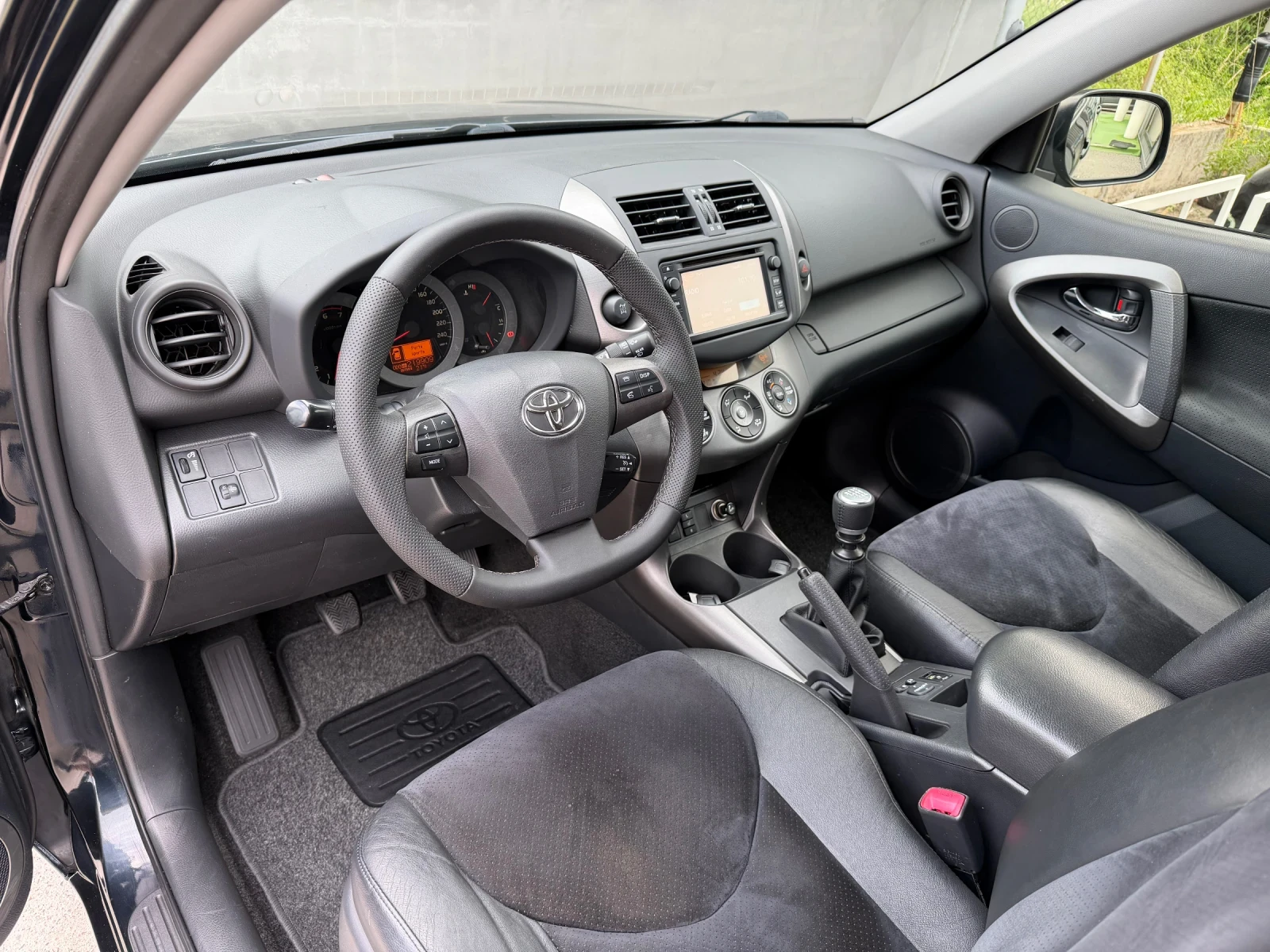 Toyota Rav4 2.2D-4D 4WD Euro5B, снимка 7 - Автомобили и джипове - 54793973