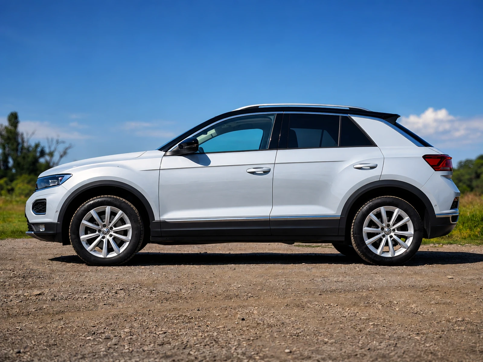 VW T-Roc 2.0 TDI/DSG/4x4/ACC/PANO, снимка 3 - Автомобили и джипове - 54965101