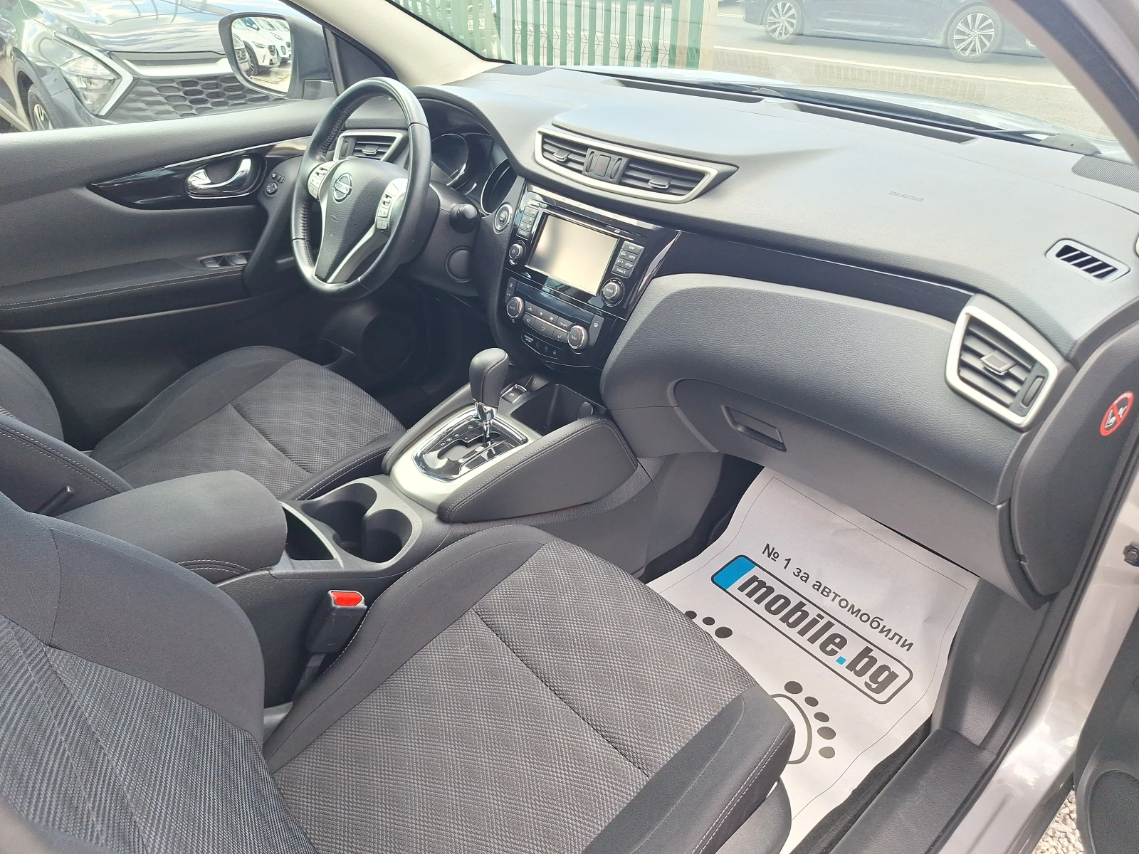 Nissan Qashqai 1.6 dci 131кs Tekna Navi Panorama 360 Kamera!, снимка 12 - Автомобили и джипове - 55165325