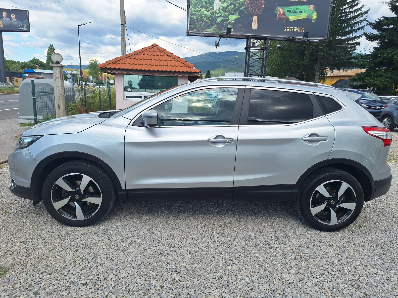 Nissan Qashqai 1.6 dci 131кs Tekna Navi Panorama 360 Kamera!, снимка 6 - Автомобили и джипове - 55165325
