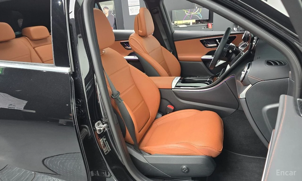 Mercedes-Benz GLC 300 4MATIC* AVANTGARDE* HEAD UP* ОБДУХ* КРАЙНА ЦЕНА, снимка 9 - Автомобили и джипове - 55534138