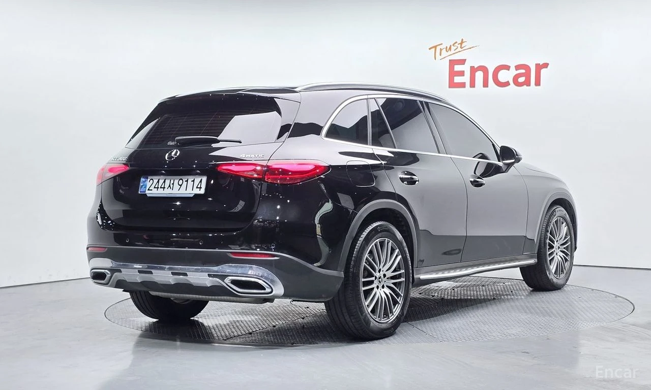 Mercedes-Benz GLC 300 4MATIC* AVANTGARDE* HEAD UP* ОБДУХ* КРАЙНА ЦЕНА, снимка 4 - Автомобили и джипове - 55534138