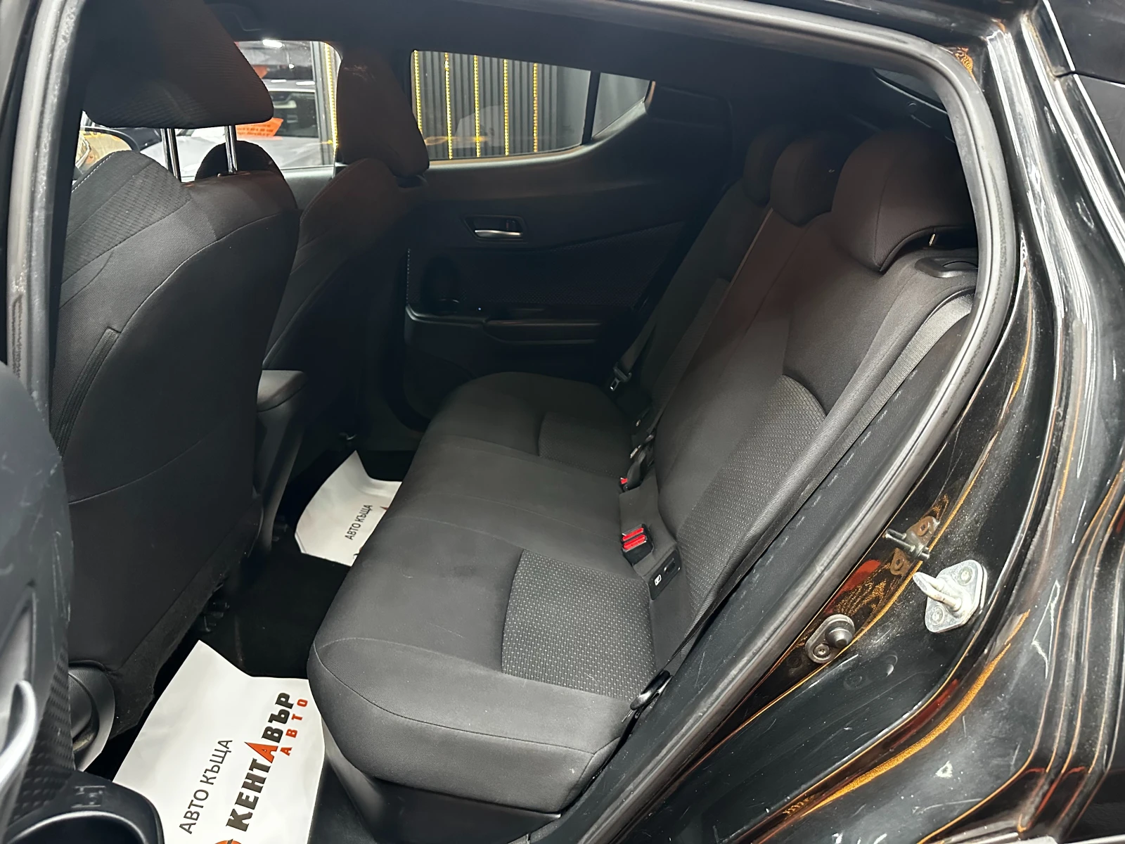 Toyota C-HR 1.8 Hybrid Edition, снимка 10 - Автомобили и джипове - 55623752