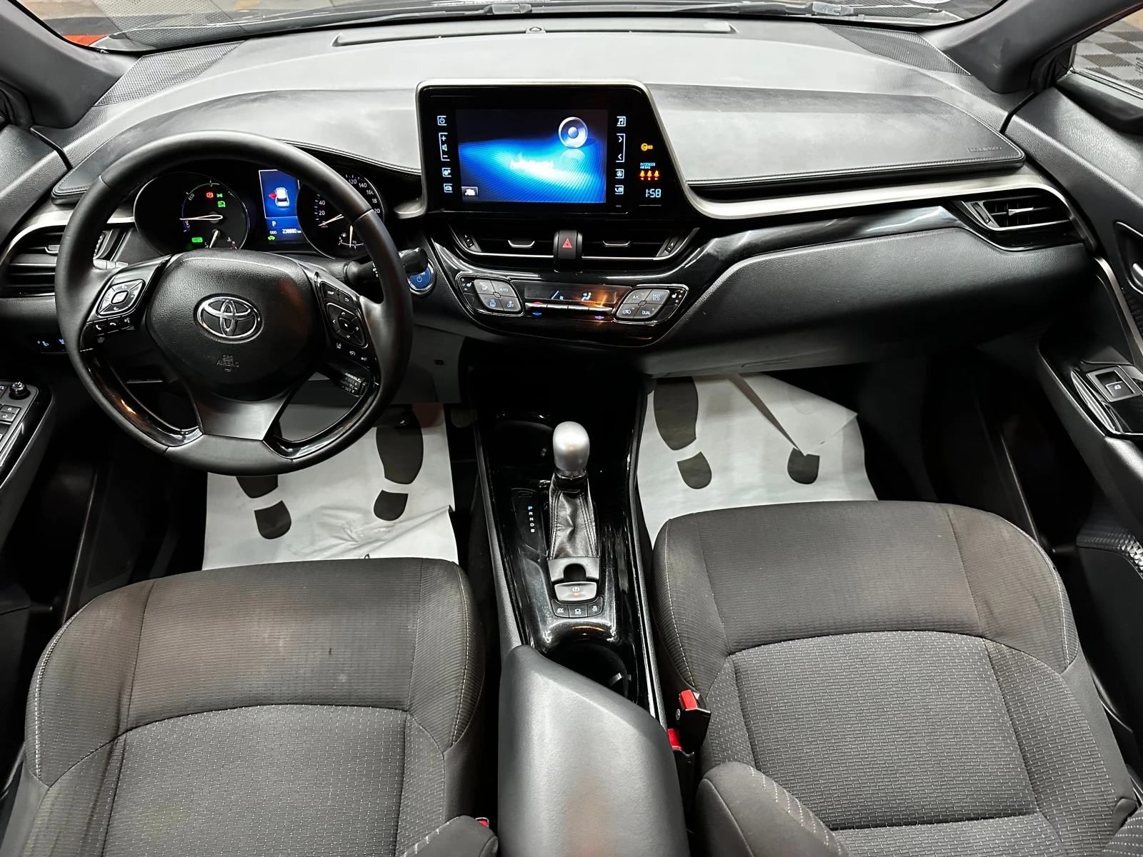 Toyota C-HR 1.8 Hybrid Edition, снимка 11 - Автомобили и джипове - 55623752
