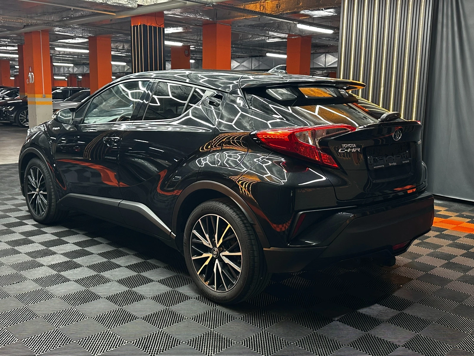 Toyota C-HR 1.8 Hybrid Edition, снимка 6 - Автомобили и джипове - 55623752
