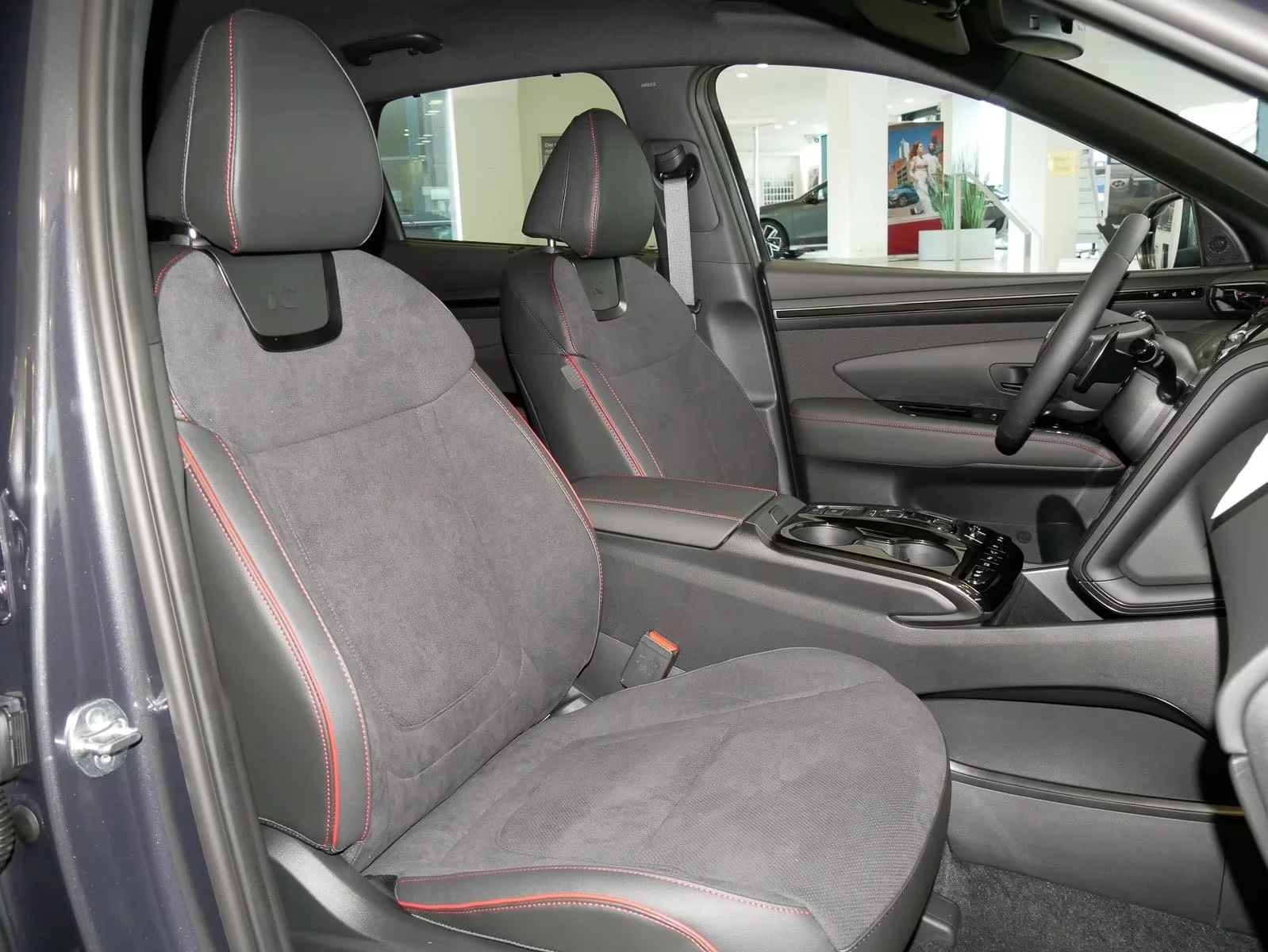 Hyundai Tucson HYBRID N Line Sitz & Assistenzpaket LED, снимка 8 - Автомобили и джипове - 55839014
