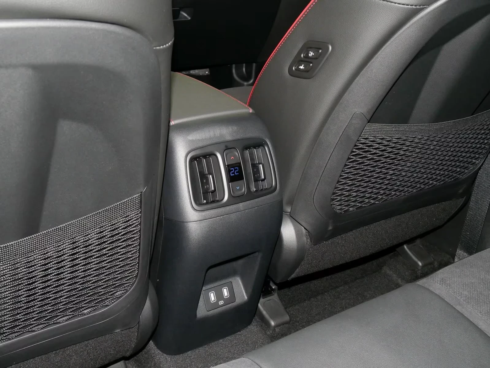 Hyundai Tucson HYBRID N Line Sitz & Assistenzpaket LED, снимка 14 - Автомобили и джипове - 55839014