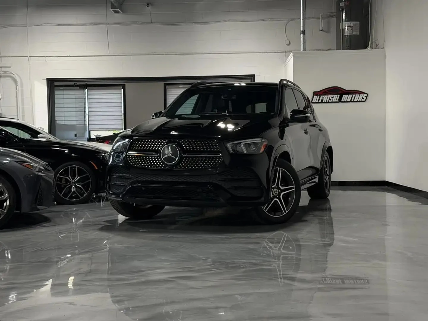 Mercedes-Benz GLE 350 AMG PK* BURMASTER* PANO* KEYLESS* NIGHT PK* КРАЙНА, снимка 2 - Автомобили и джипове - 56117229