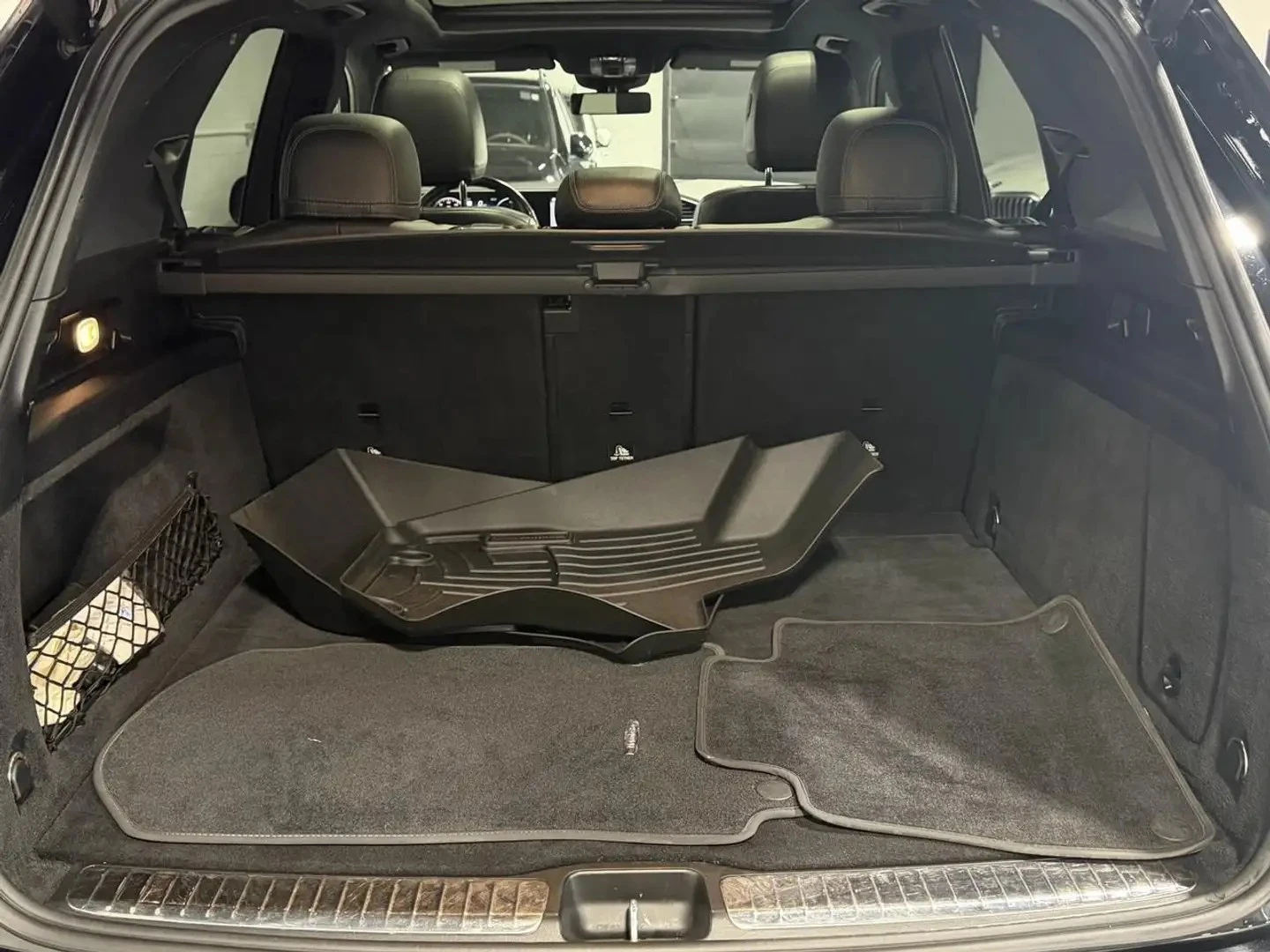 Mercedes-Benz GLE 350 AMG PK* BURMASTER* PANO* KEYLESS* NIGHT PK* КРАЙНА, снимка 16 - Автомобили и джипове - 56117229