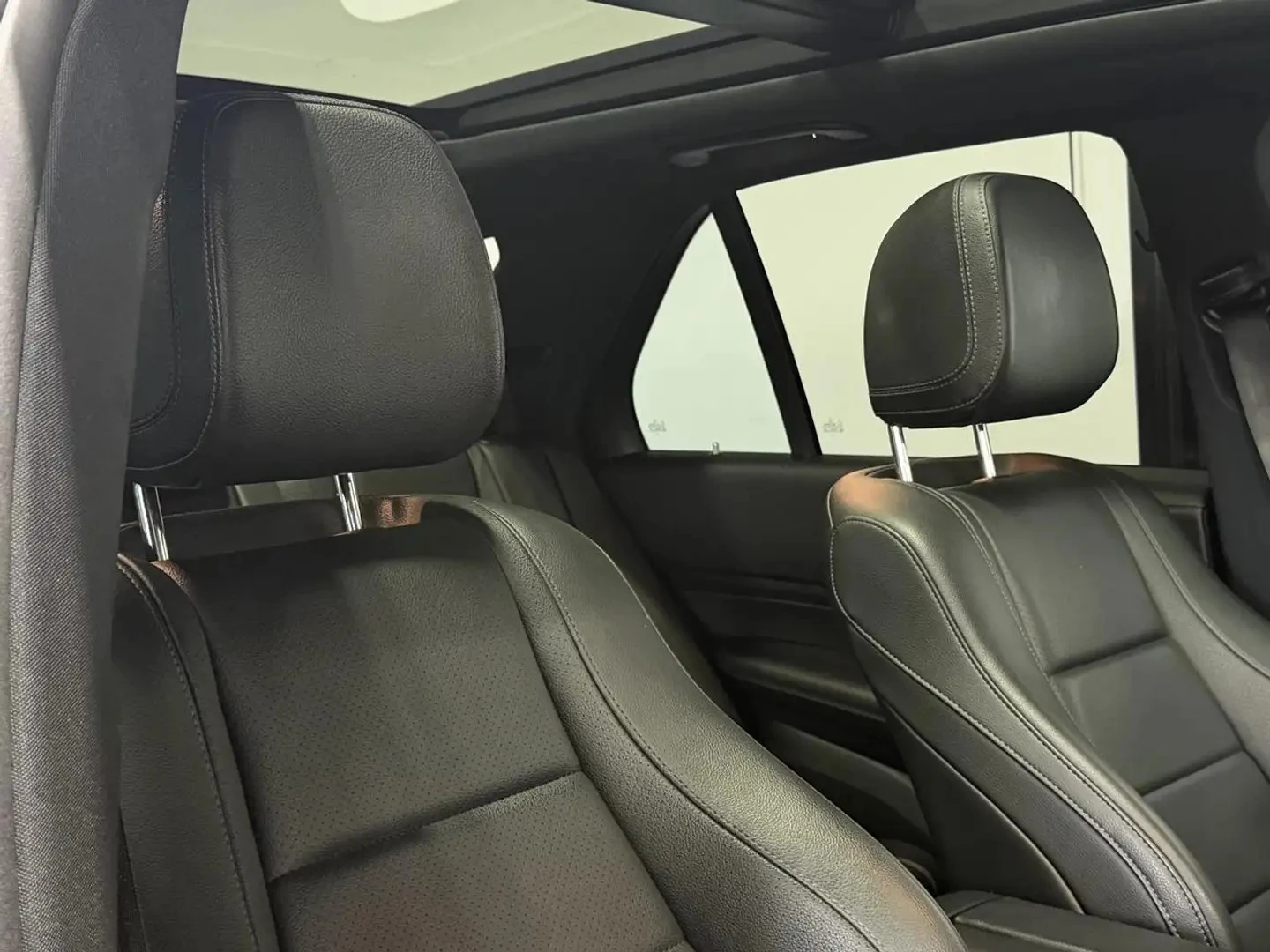 Mercedes-Benz GLE 350 AMG PK* BURMASTER* PANO* KEYLESS* NIGHT PK* КРАЙНА, снимка 13 - Автомобили и джипове - 56117229