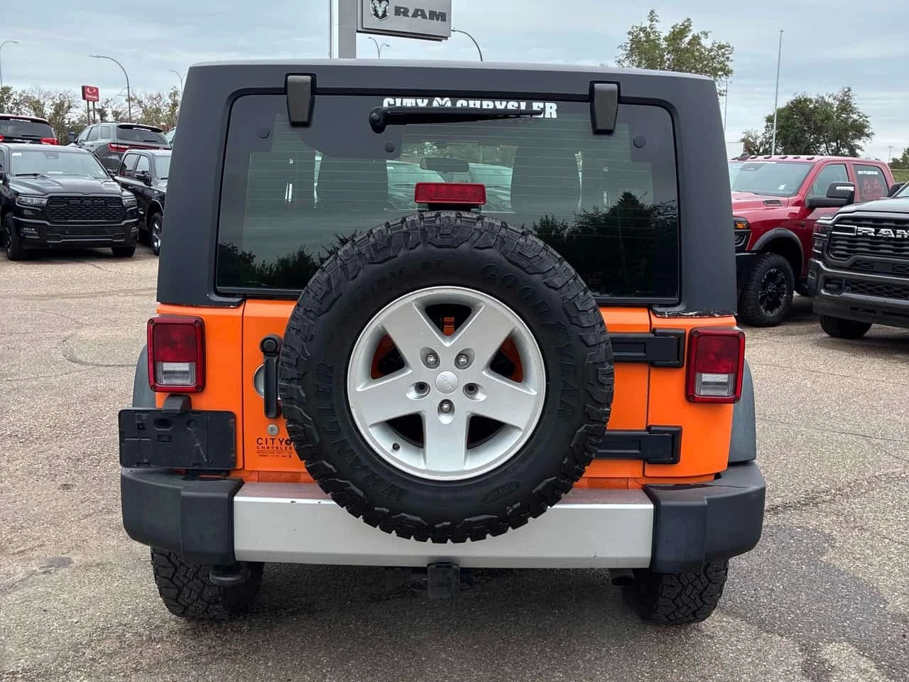 Jeep Wrangler * Sport * АВТОКРЕДИТ БЕЗ ПЪРВОНАЧАЛНА ВНОСКА* , снимка 4 - Автомобили и джипове - 56174783