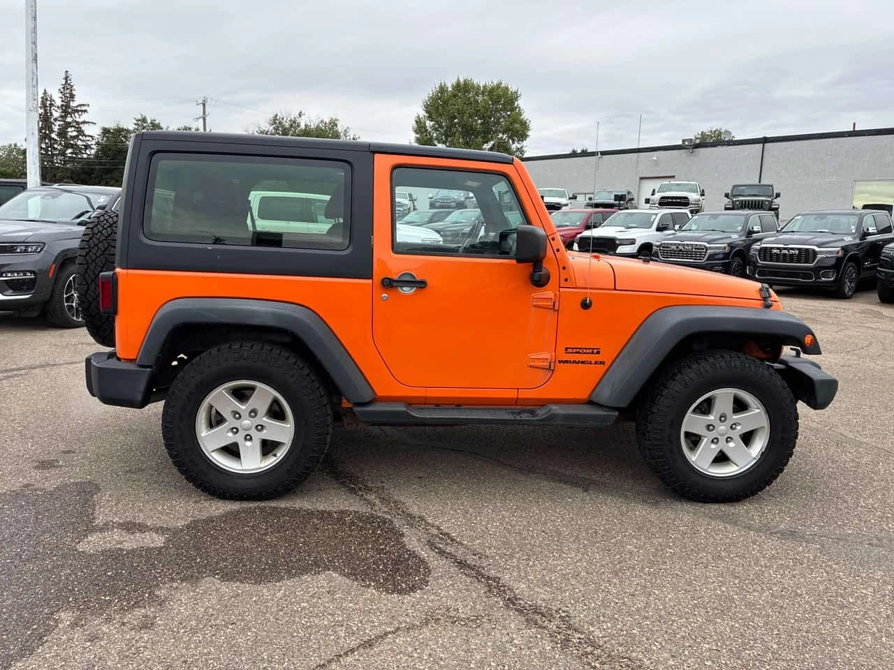 Jeep Wrangler * Sport * АВТОКРЕДИТ БЕЗ ПЪРВОНАЧАЛНА ВНОСКА* , снимка 3 - Автомобили и джипове - 56174783