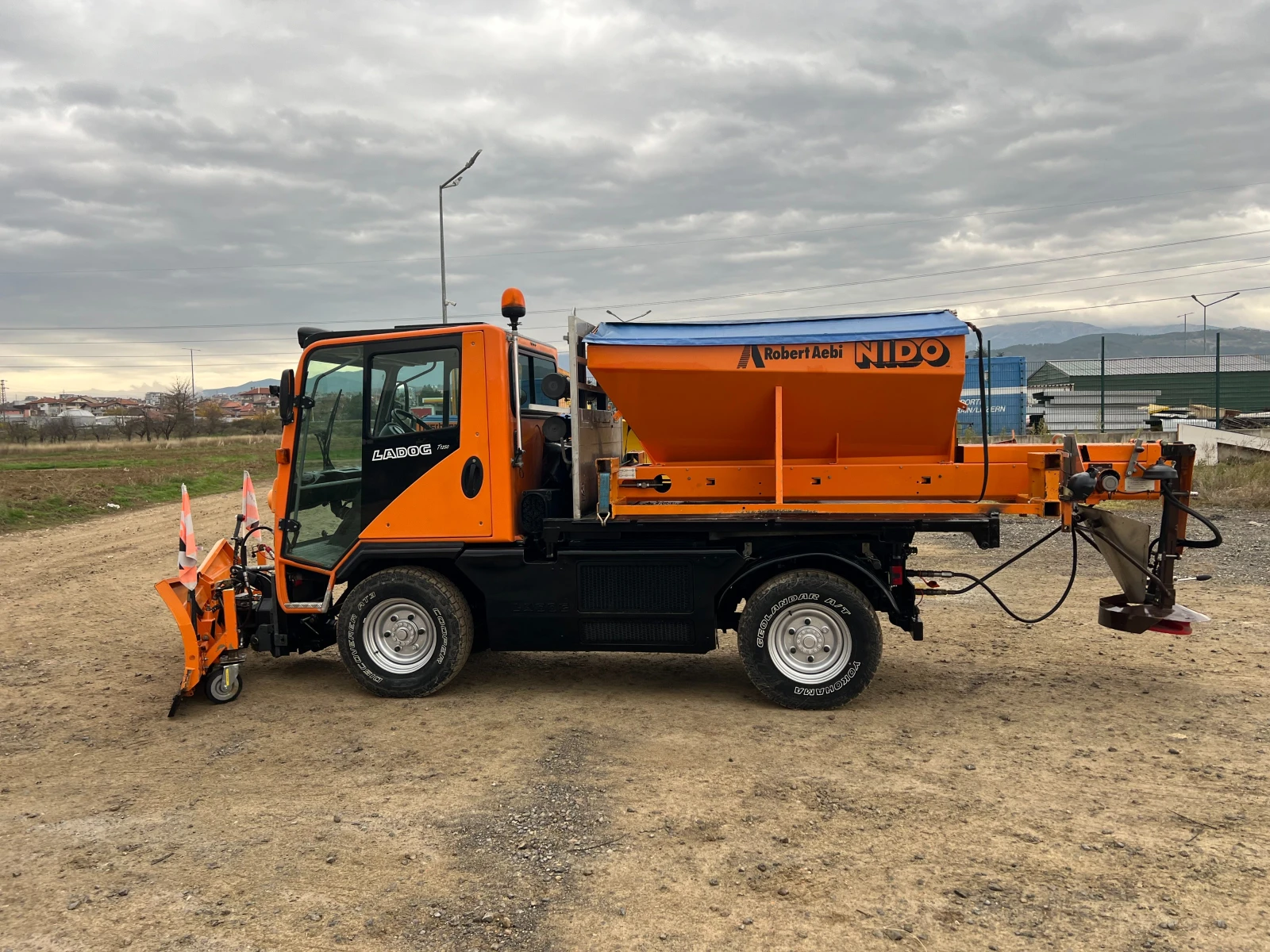 Mercedes-Benz UNIMOG LADOG T 1250 - изображение 5