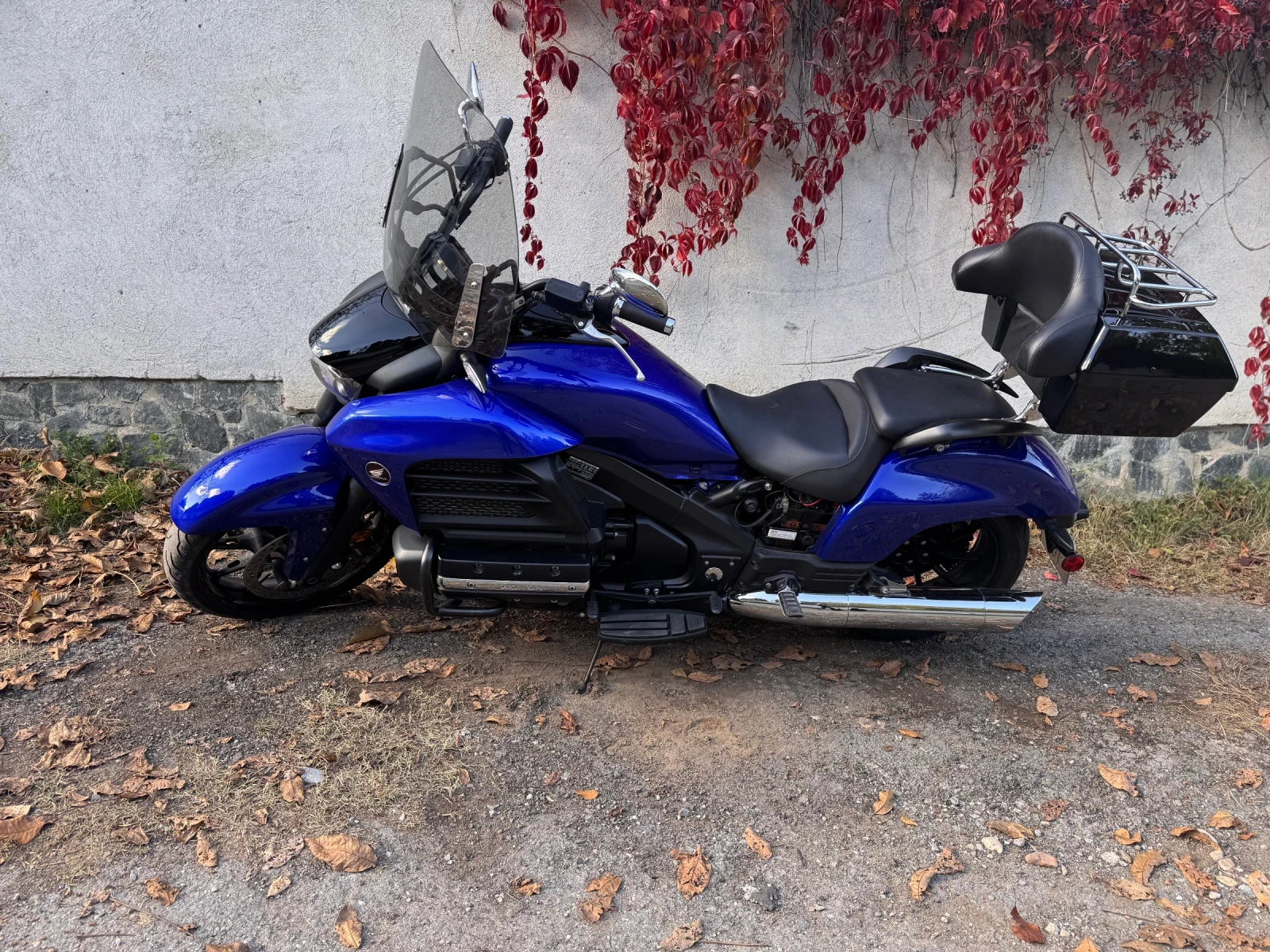 Honda Valkyrie 1800 - изображение 2