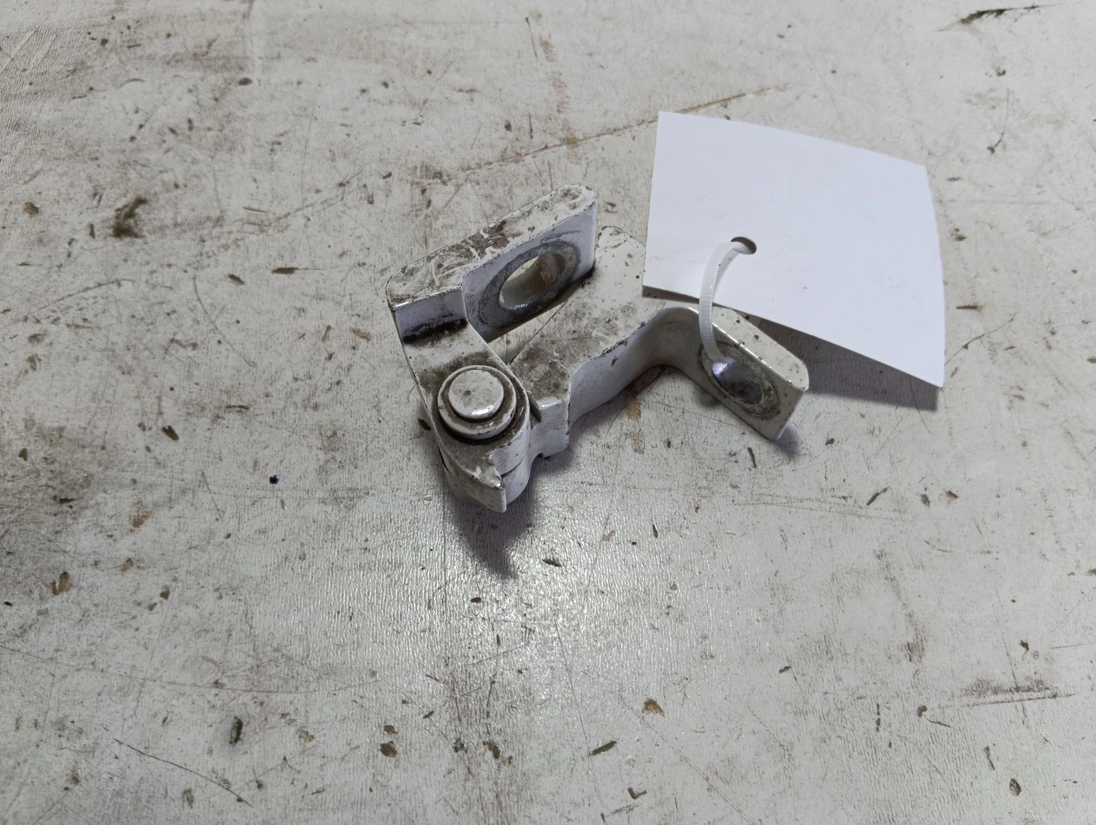 панта задна дясна врата 8K0831402B Skoda Octavia
